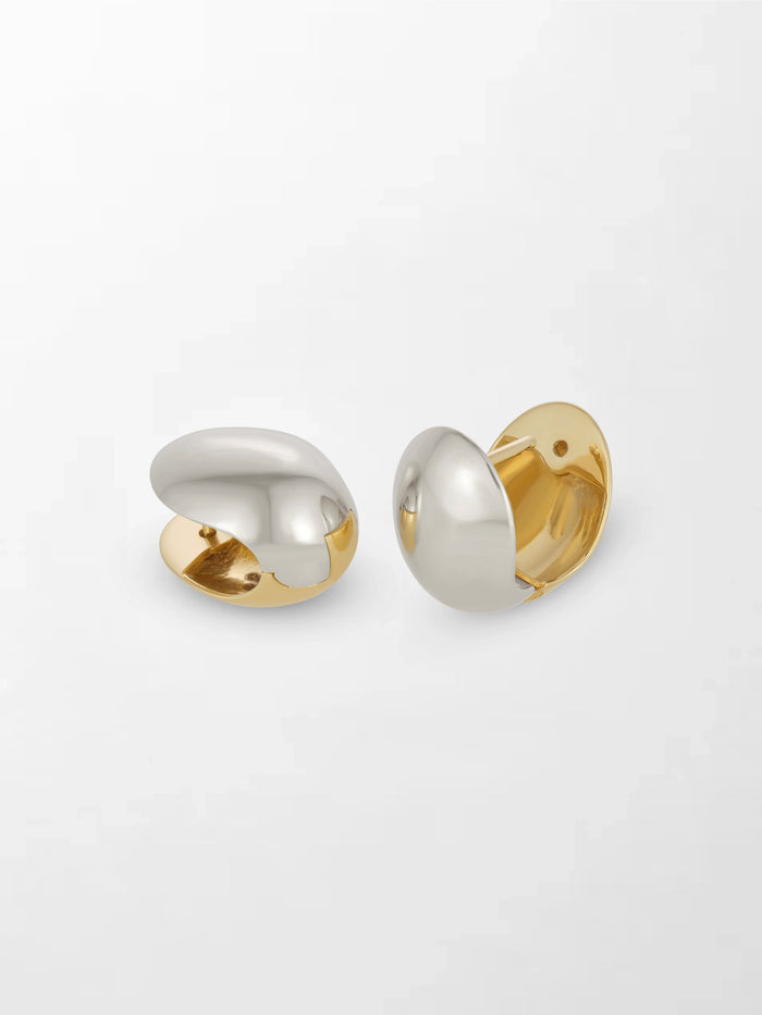 White and Gold Curve Huggies 18K