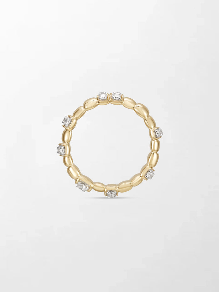 Sleek Gold Grooved Band
