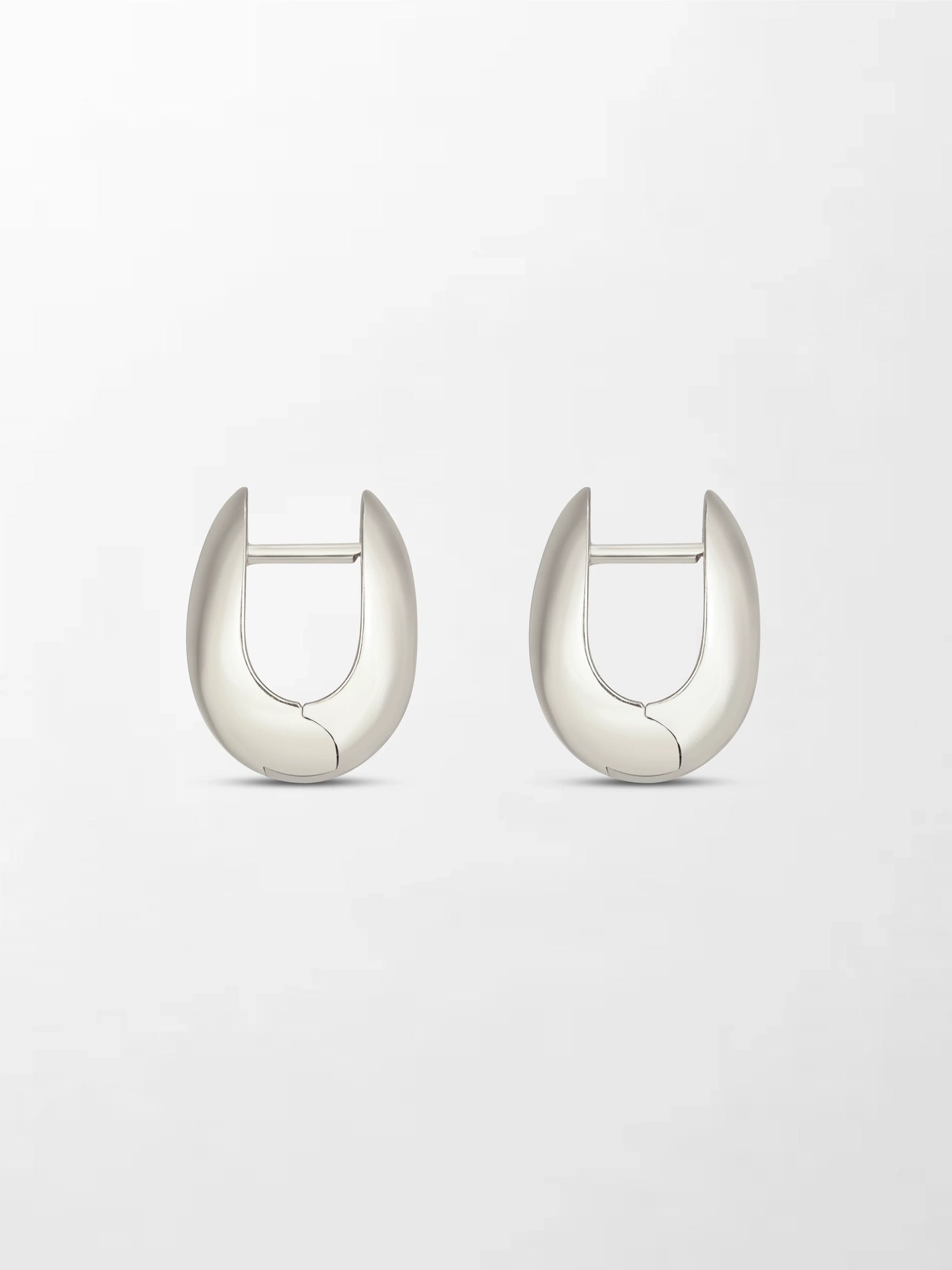 White Curve Huggies 18K