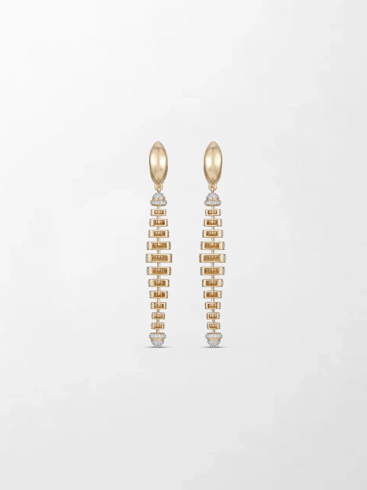 Diamond Huggie Elongé Roundelle Earrings