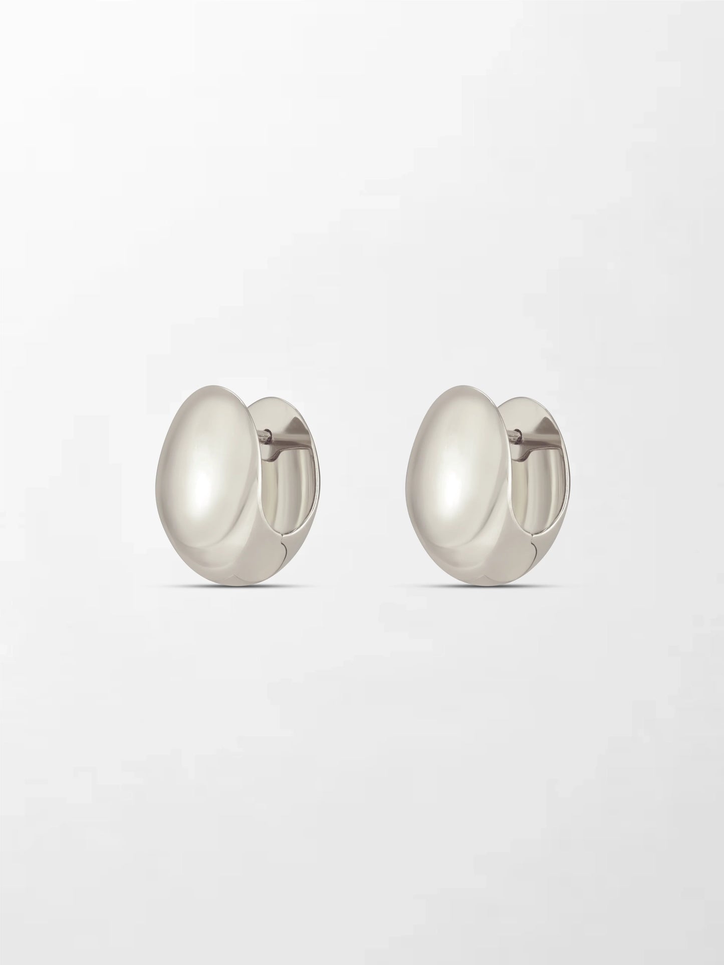 White Curve Huggies 18K